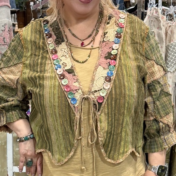 Butterfly Button Top by A Rare Bird - Picture 5 of 13